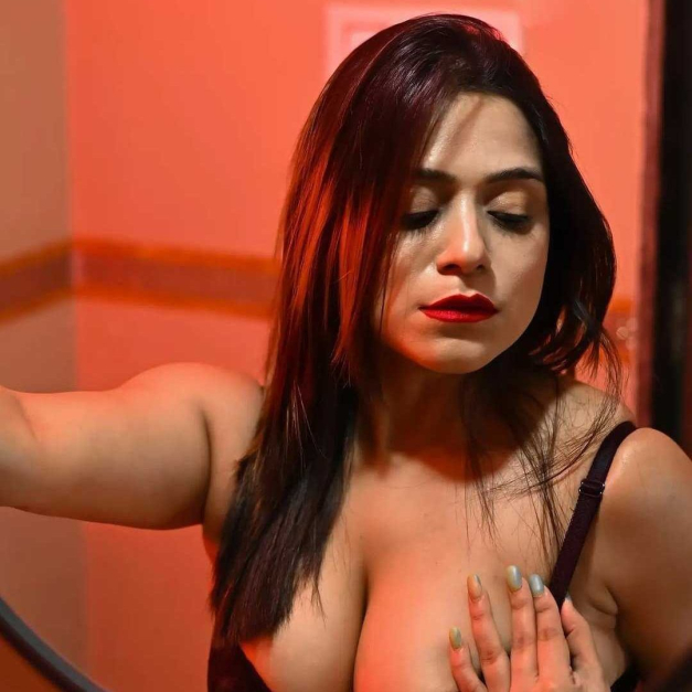 An Isolated Resort, A Romantic Night and A Pretty Ahmedabad escorts